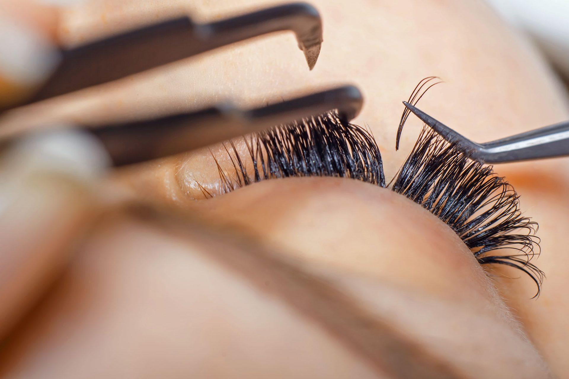 Как ухаживать за накладными ресницами из натурального волоса